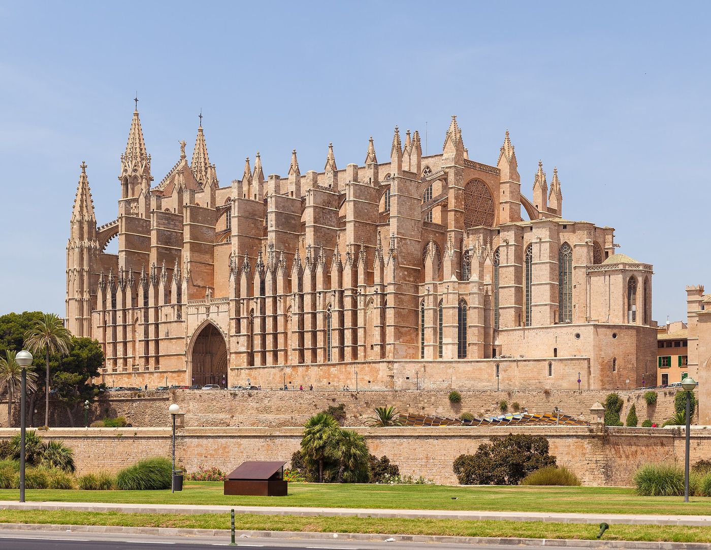 Palma Cathedral and Old Town Walk
