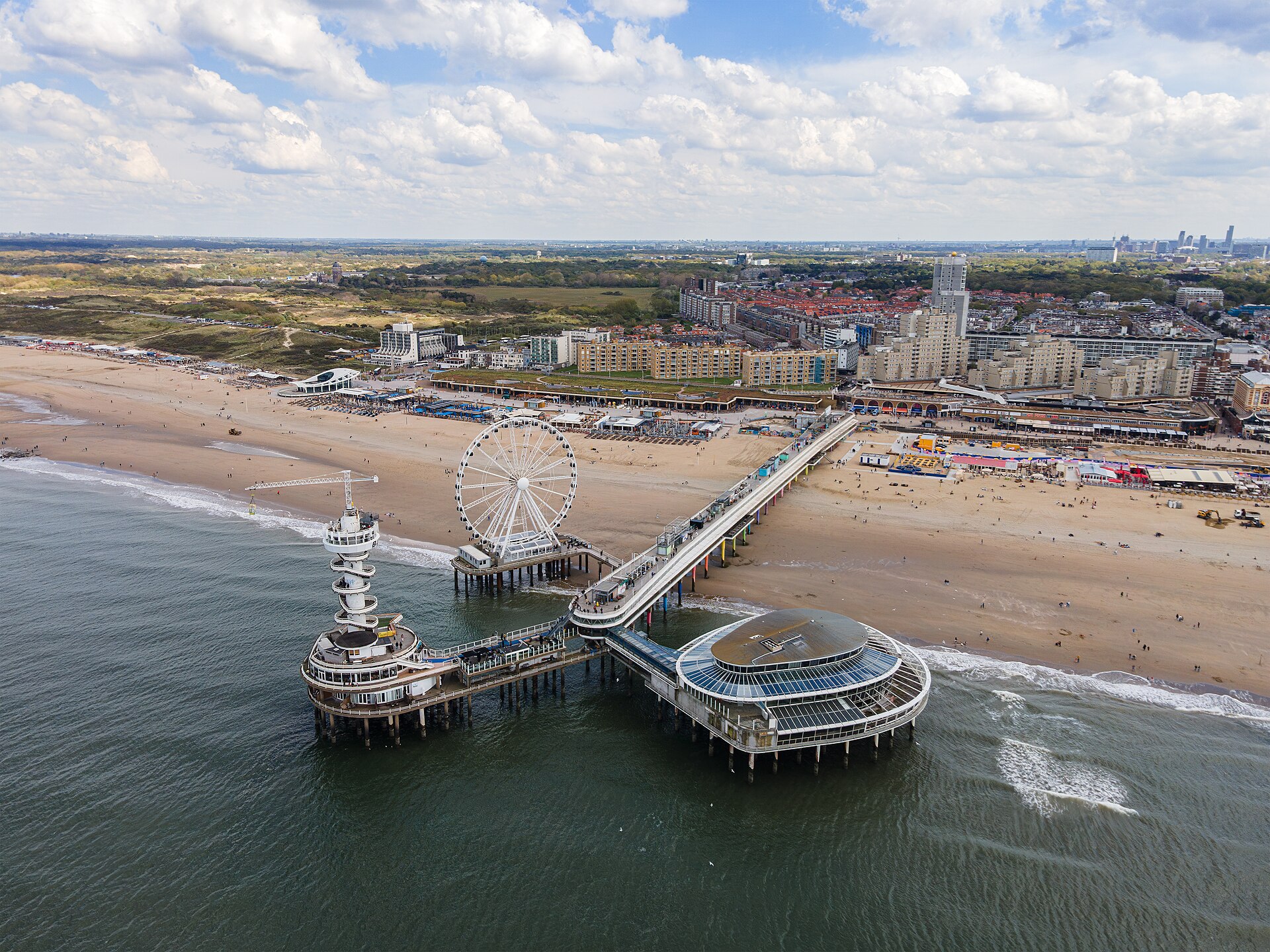 Scheveningen Beach and Pier Bike Tour