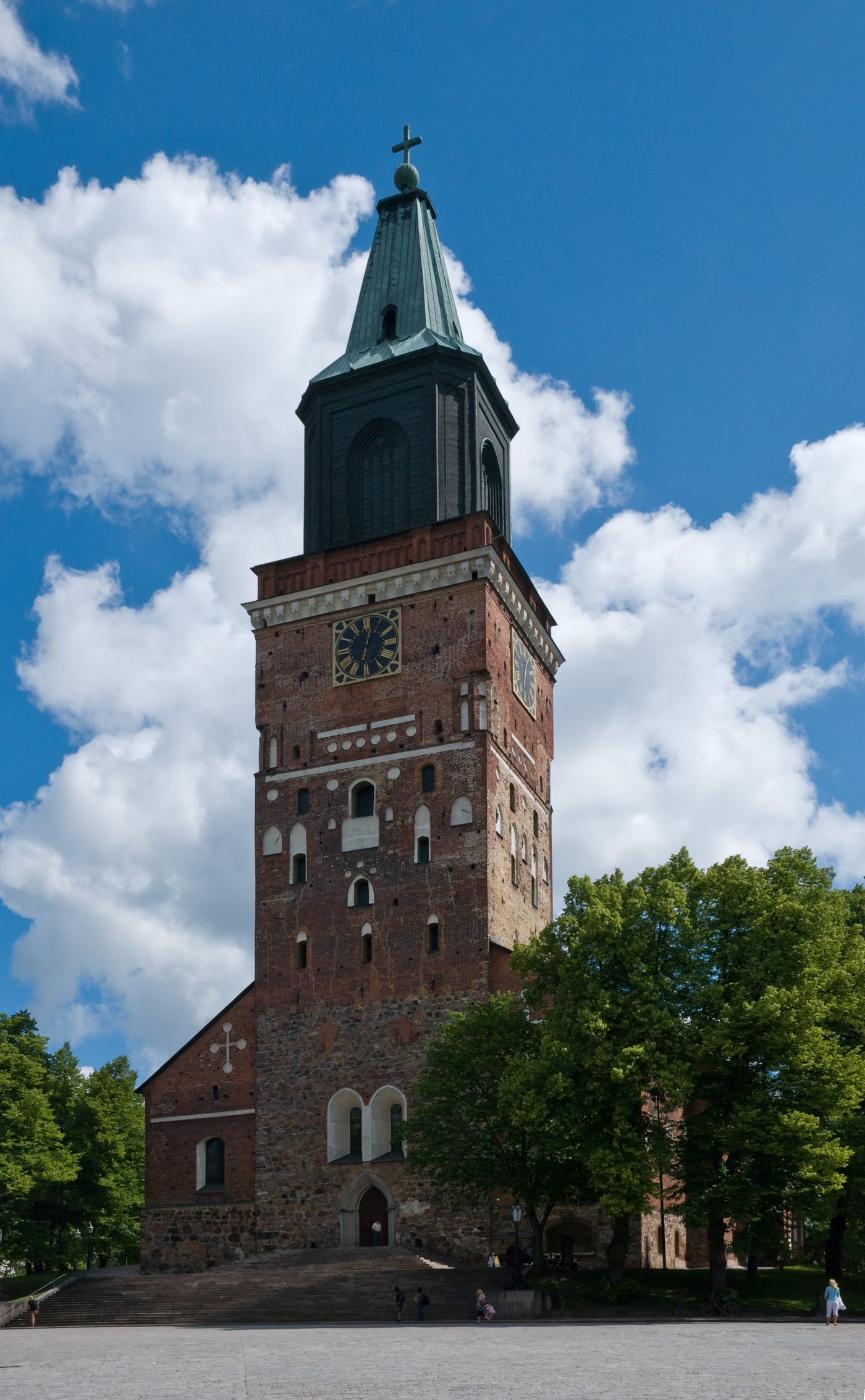 Old Turku and Cathedral Walking Tour