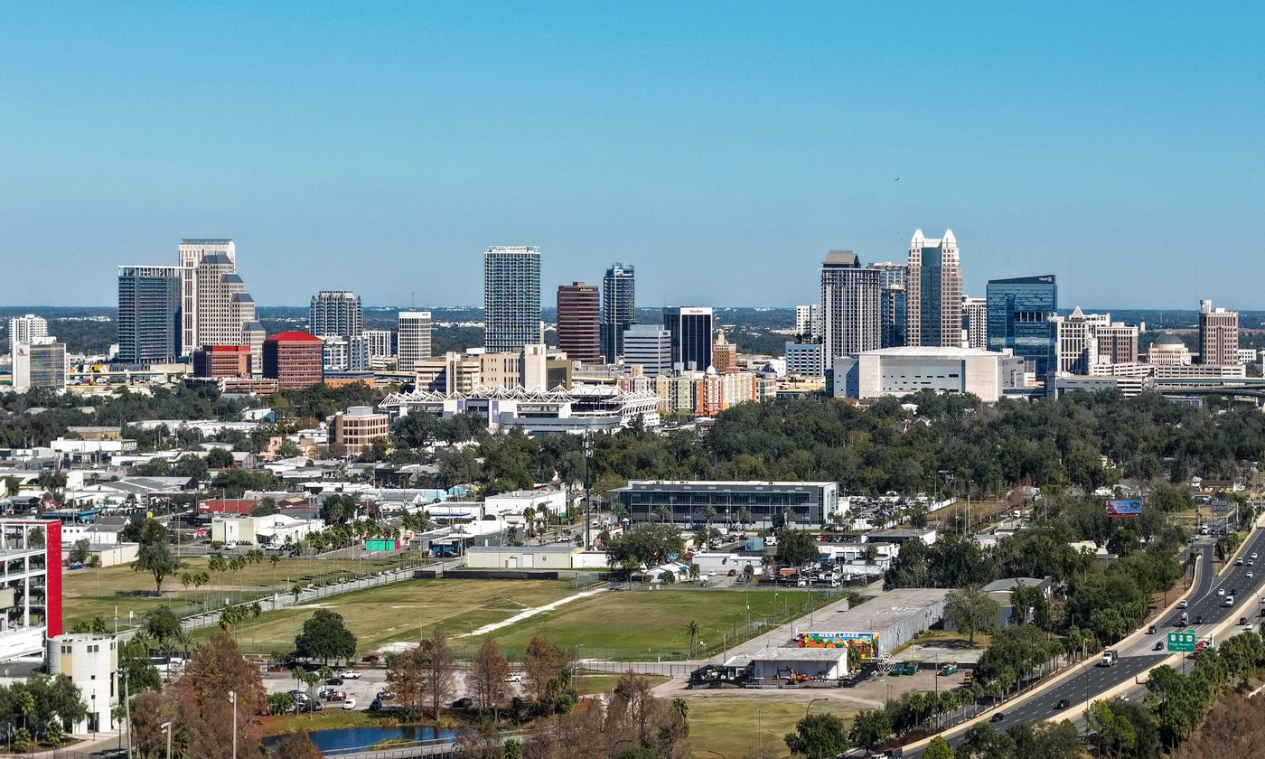 Orlando skyline and lake
