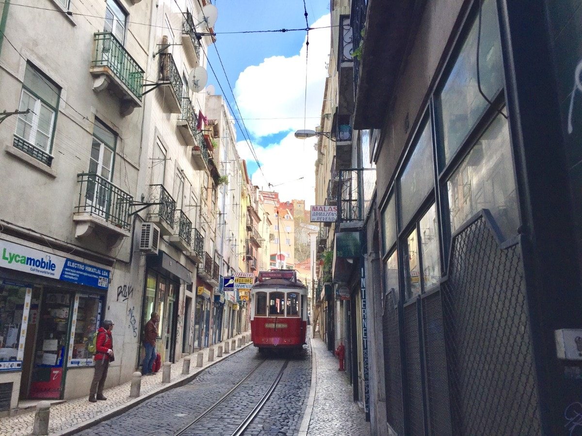 Alfama Walking Tour with Fado Stop