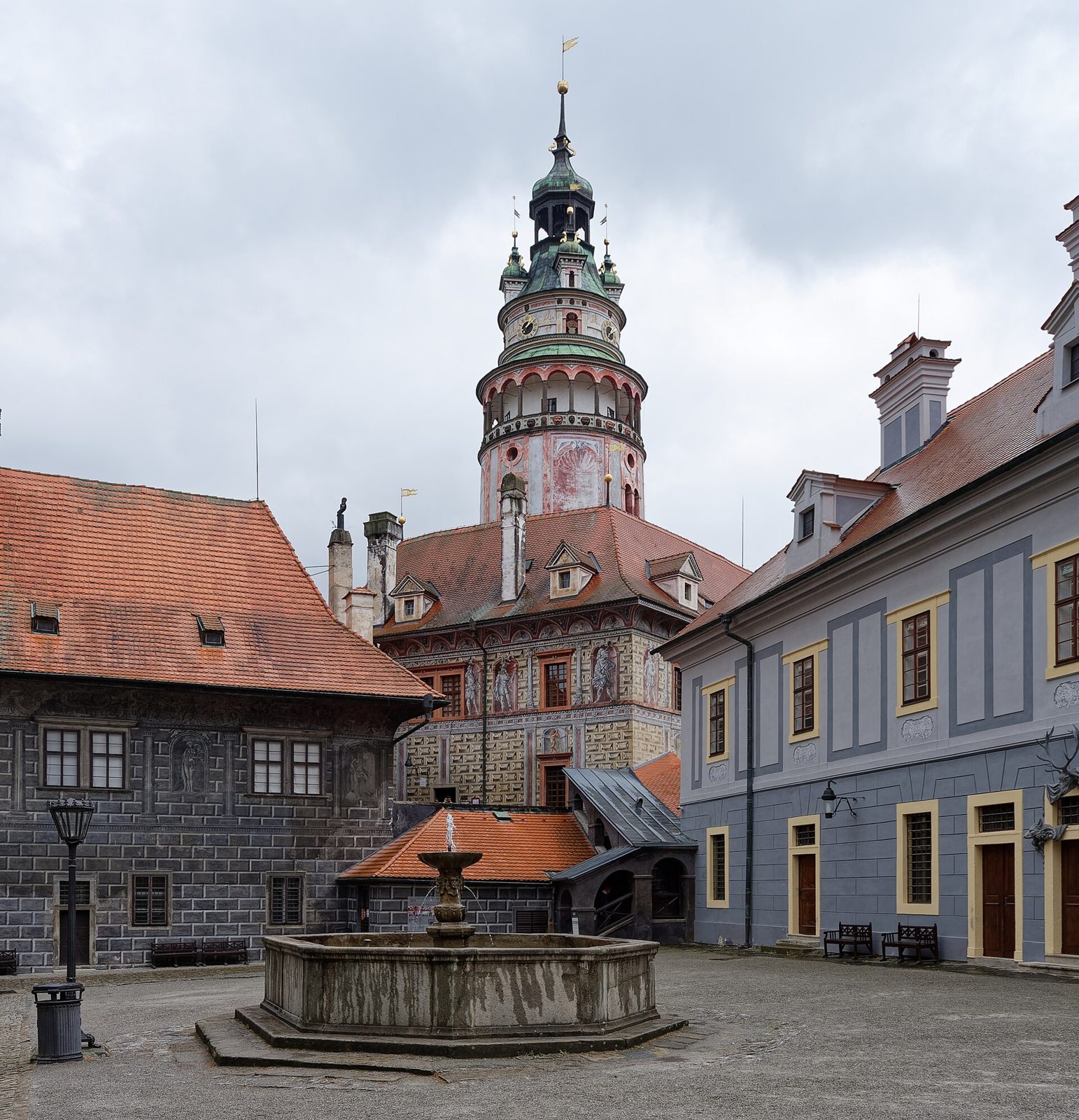 Cesky Krumlov Castle and Old Town Tour