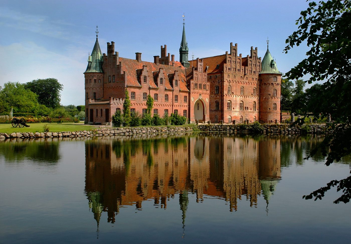 Egeskov Castle and Gardens Day Trip