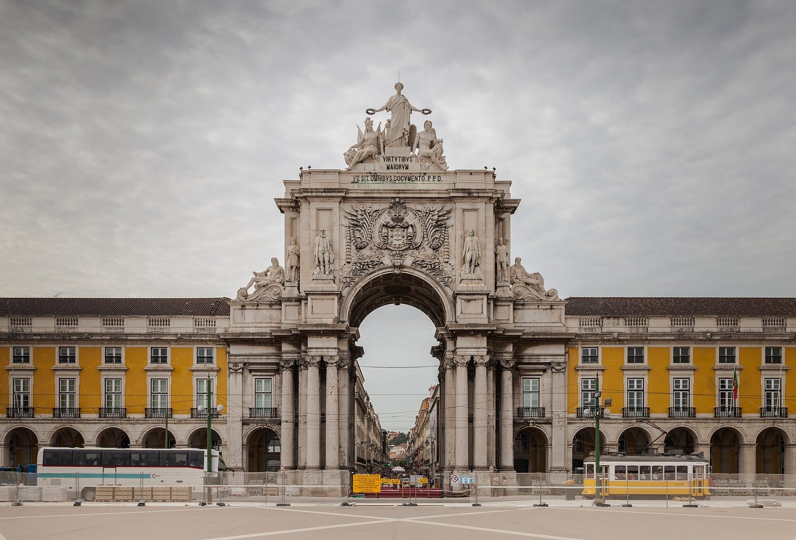 Praca do Comercio arch in Lisbon